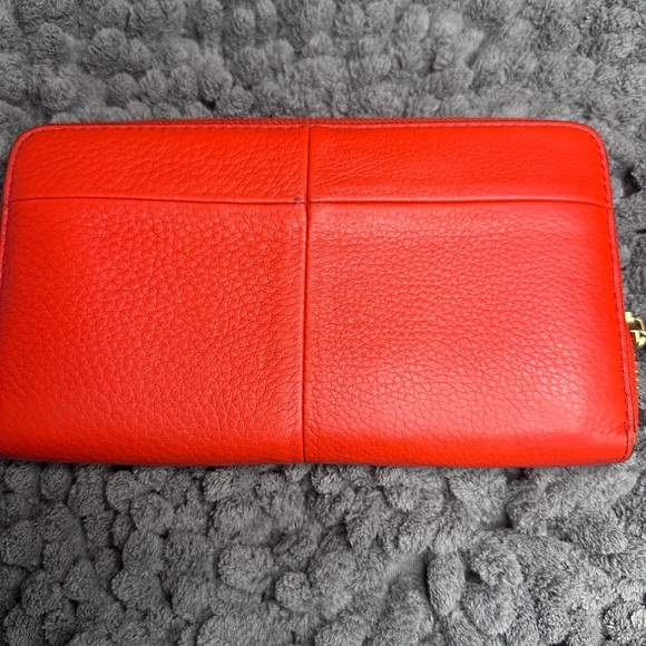 Tory Burch Vibrant Red Leather full size zip wallet - Picture 3 of 9